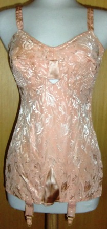 xxM255M 1940s Pink brocade Corselette